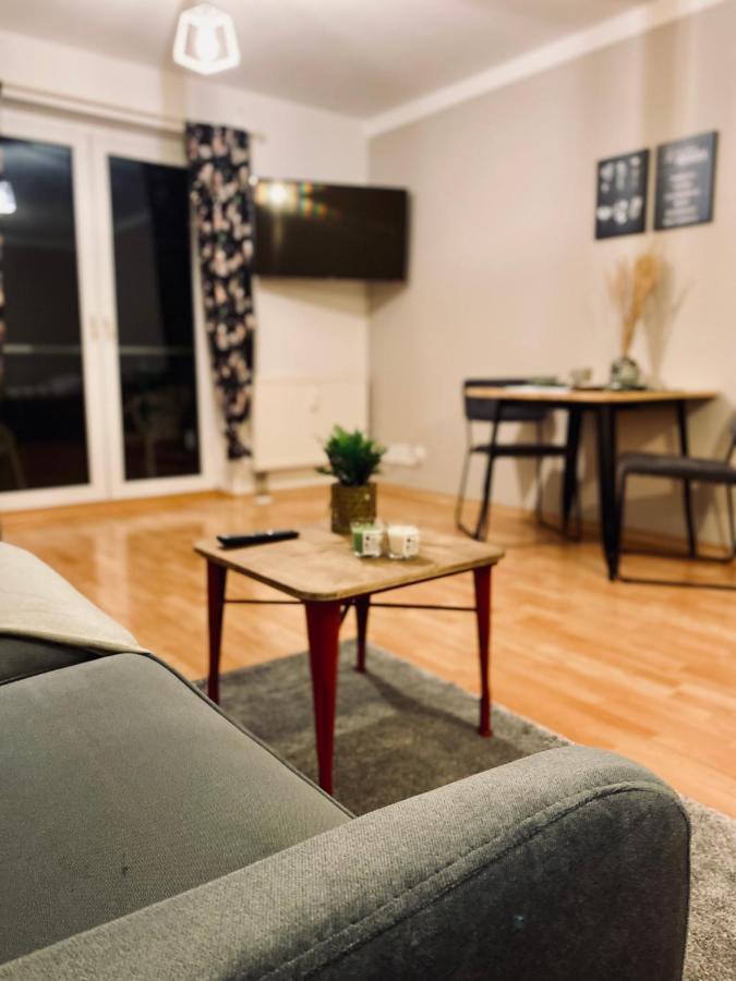 Saniertes Studio - Elisa - Mit Balkon, Wlan, Smart-Tv & Kueche In City-Naehe Erfurt Extérieur photo