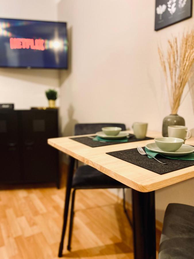 Saniertes Studio - Elisa - Mit Balkon, Wlan, Smart-Tv & Kueche In City-Naehe Erfurt Extérieur photo